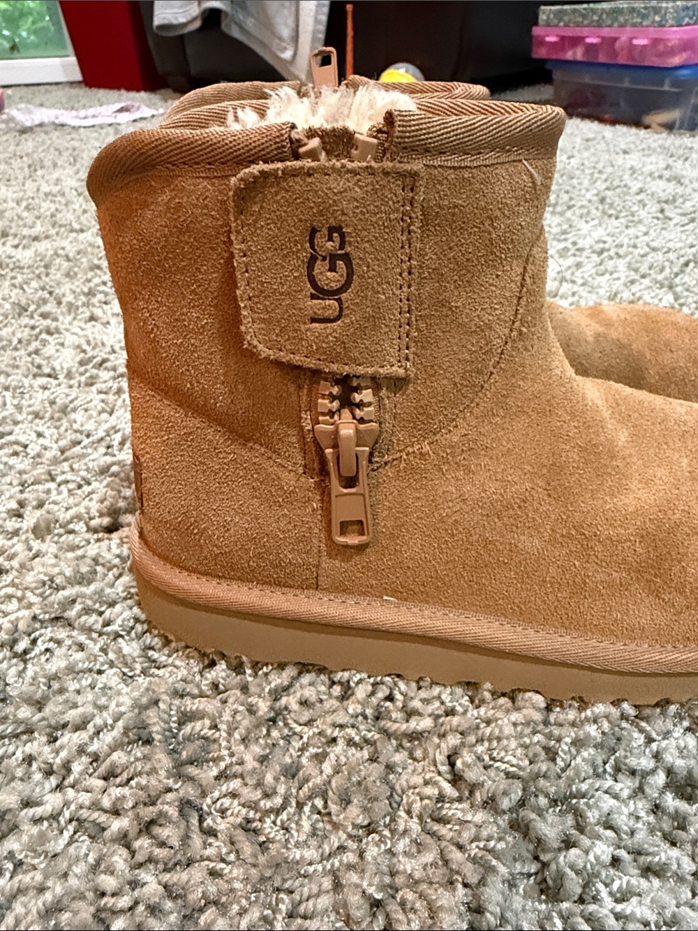 Girls UGG Mid Height Boots (2) - Picture 2 of 10